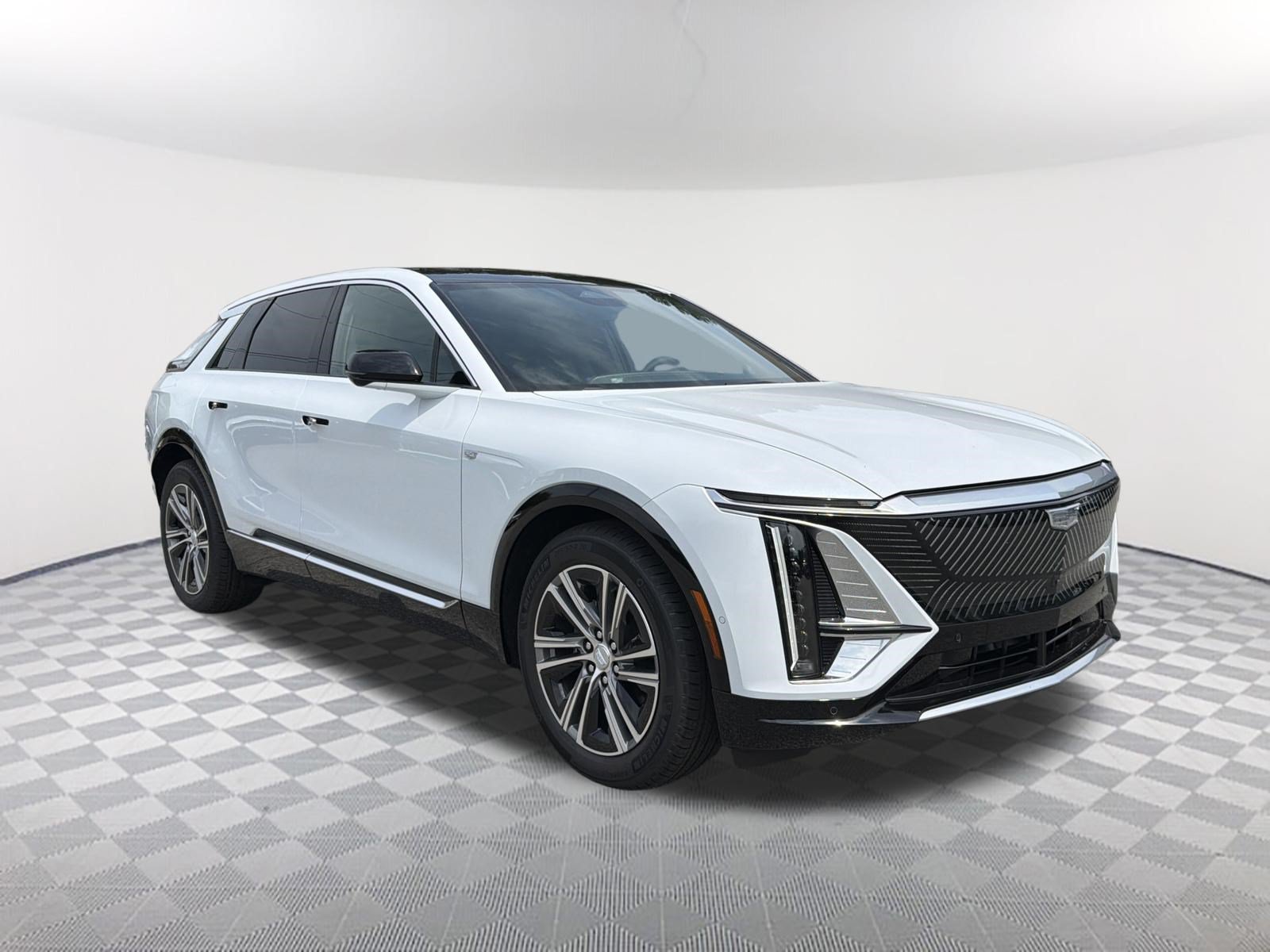 New 2026 Cadillac Lyriq Luxury RWD image 3