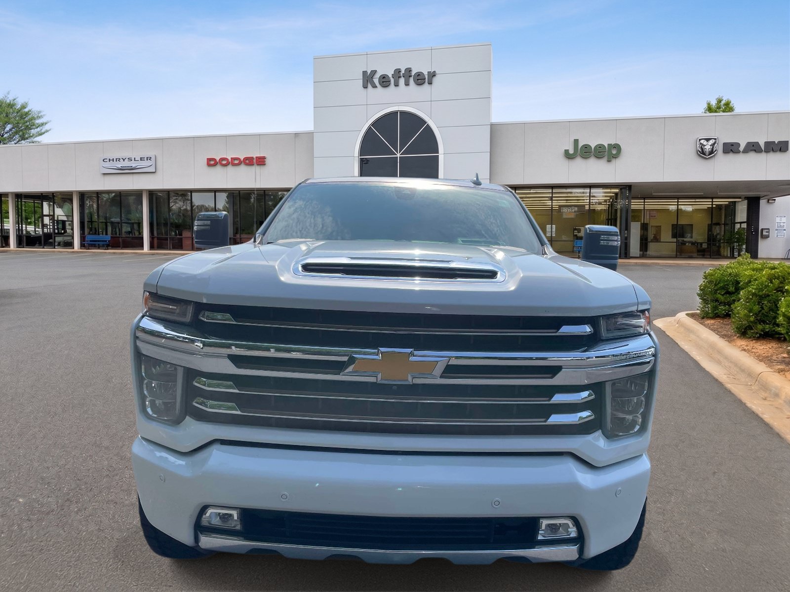 Used 2020 Chevrolet Silverado 2500 High Country w/ Technology Package AWD/4WD image 3