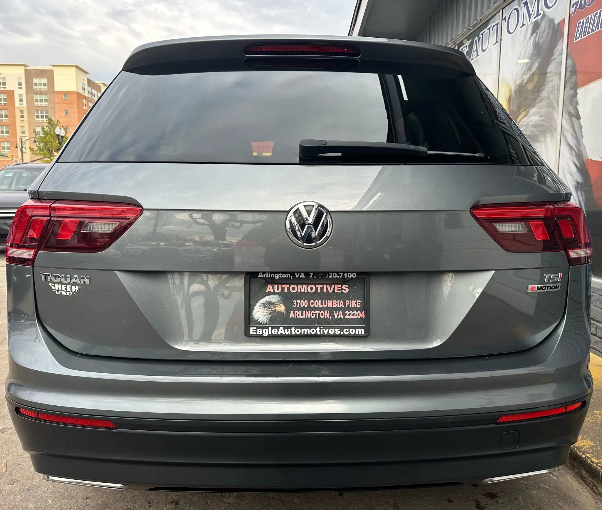 Used 2018 Volkswagen Tiguan S image 4