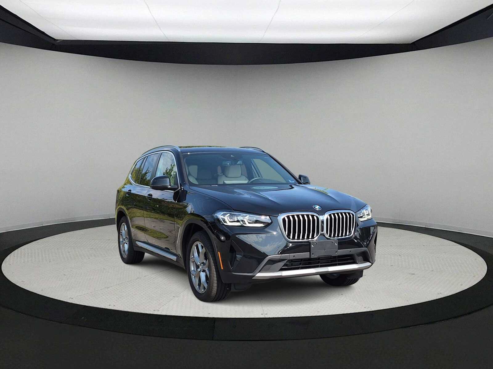 Used 2024 BMW X3 xDrive30i w/ Premium Package AWD/4WD image 2