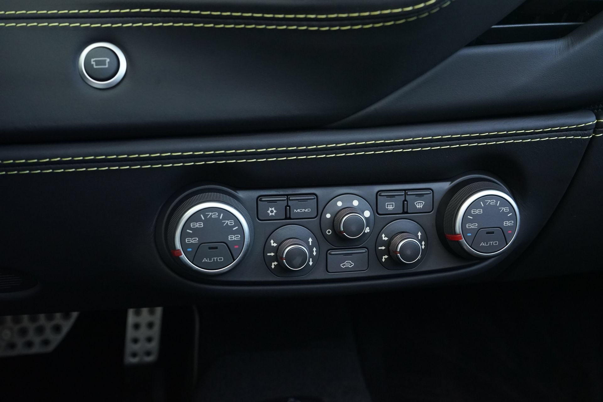 Used 2018 Ferrari 488 Spider RWD image 9