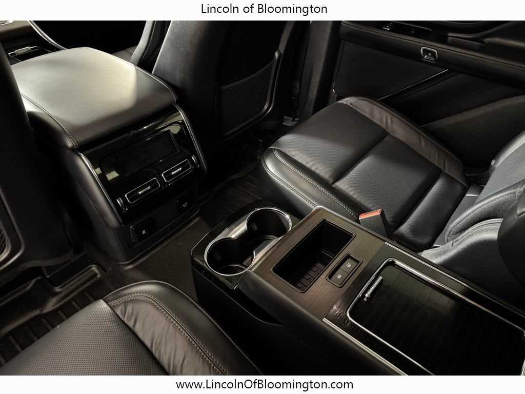 Used 2025 Lincoln Aviator Reserve w/ Jet Appearance Package AWD/4WD image 14
