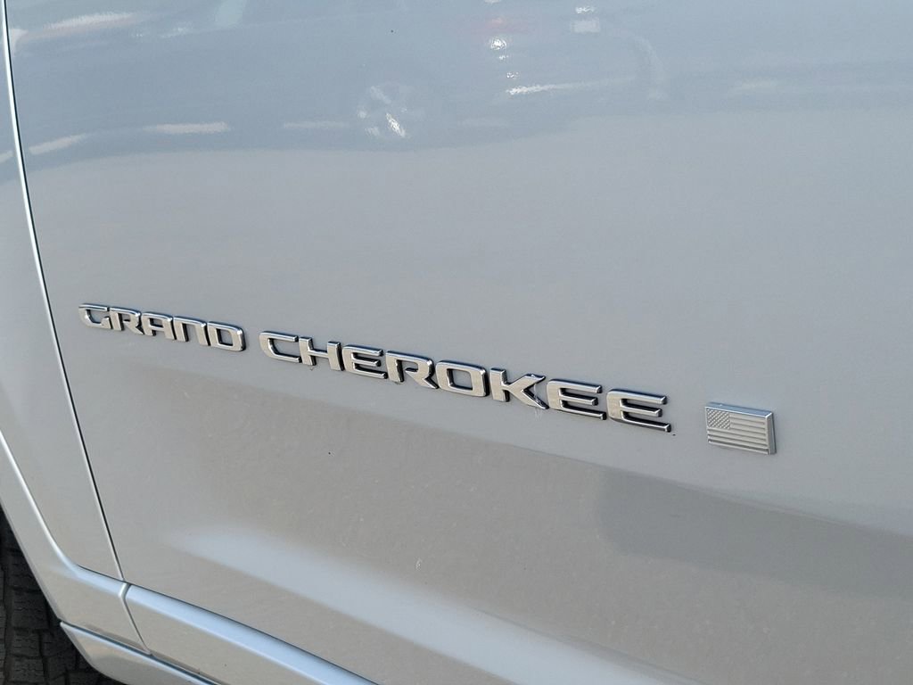 Used 2022 Jeep Grand Cherokee L Overland w/ Luxury Tech Group IV AWD/4WD image 35