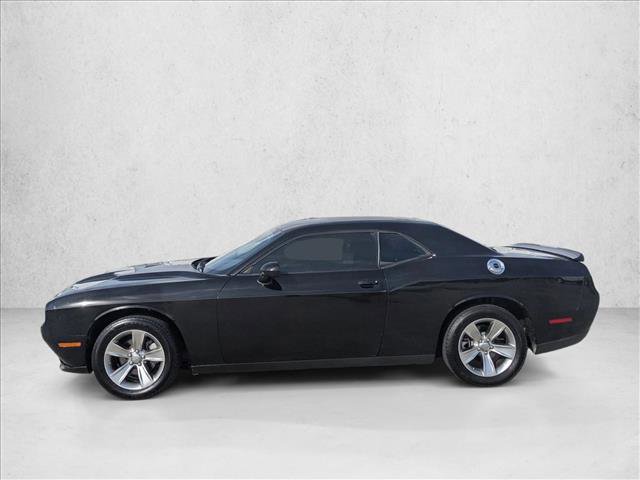 Used 2022 Dodge Challenger SXT image 9