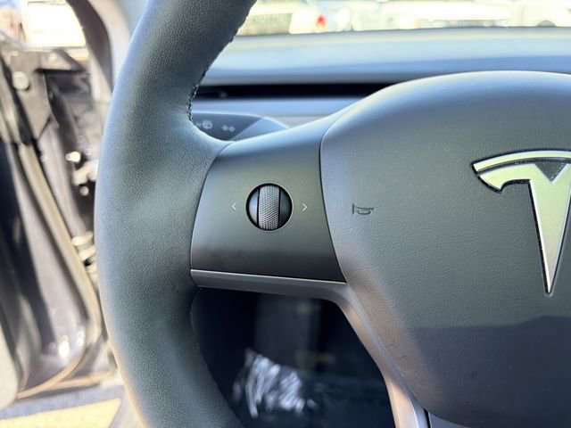 Used 2023 Tesla Model 3 Standard Range image 8