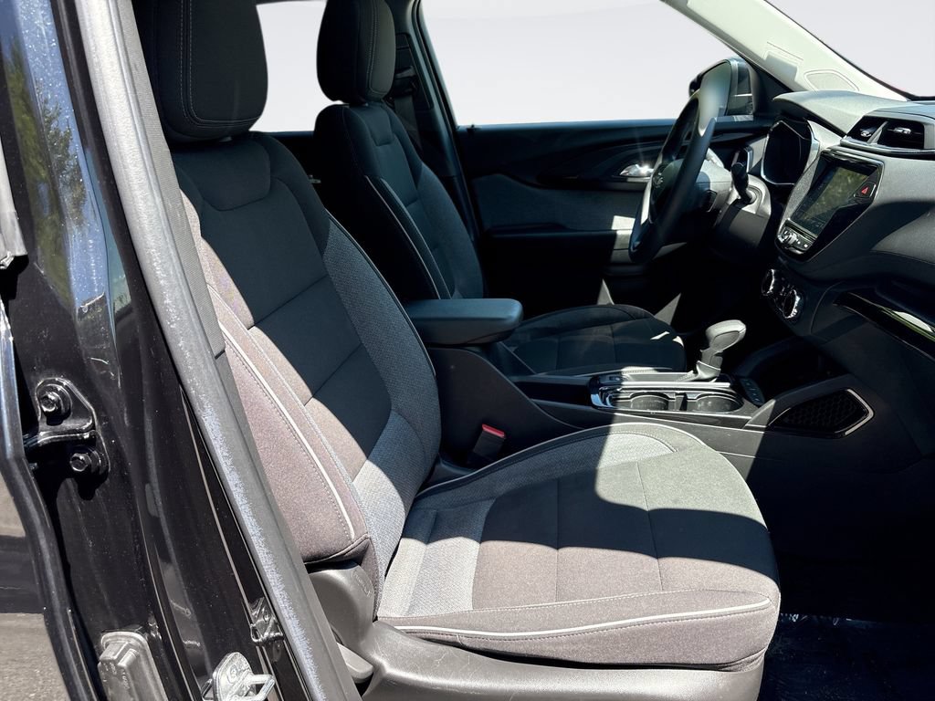Used 2022 Chevrolet TrailBlazer LT w/ Convenience Package FWD image 25