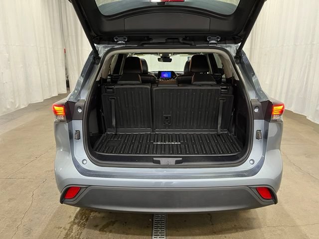 Certified 2024 Toyota Highlander XLE AWD/4WD image 13