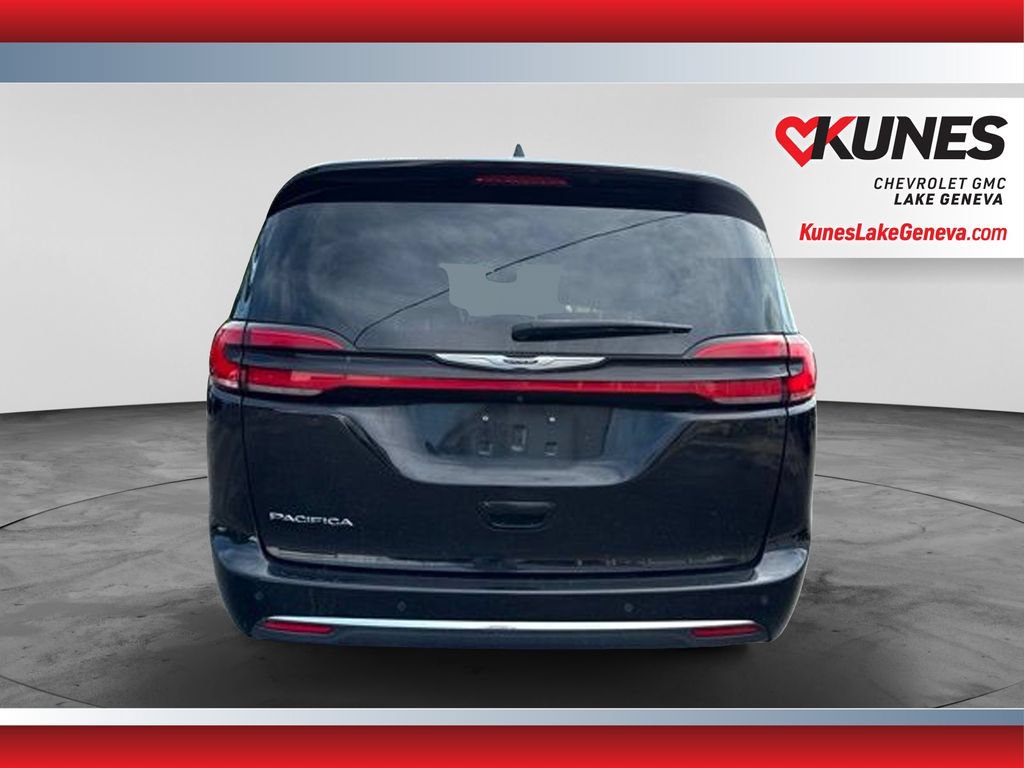 Used 2024 Chrysler Pacifica Touring-L FWD image 7