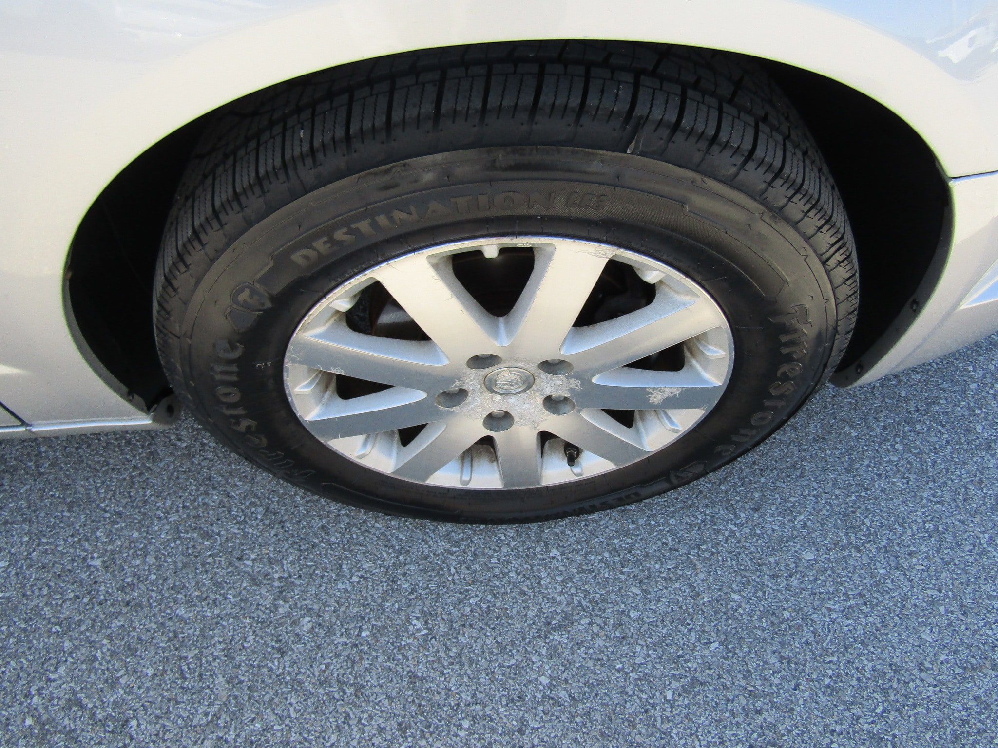 Used 2008 Chrysler Town & Country Touring FWD image 12