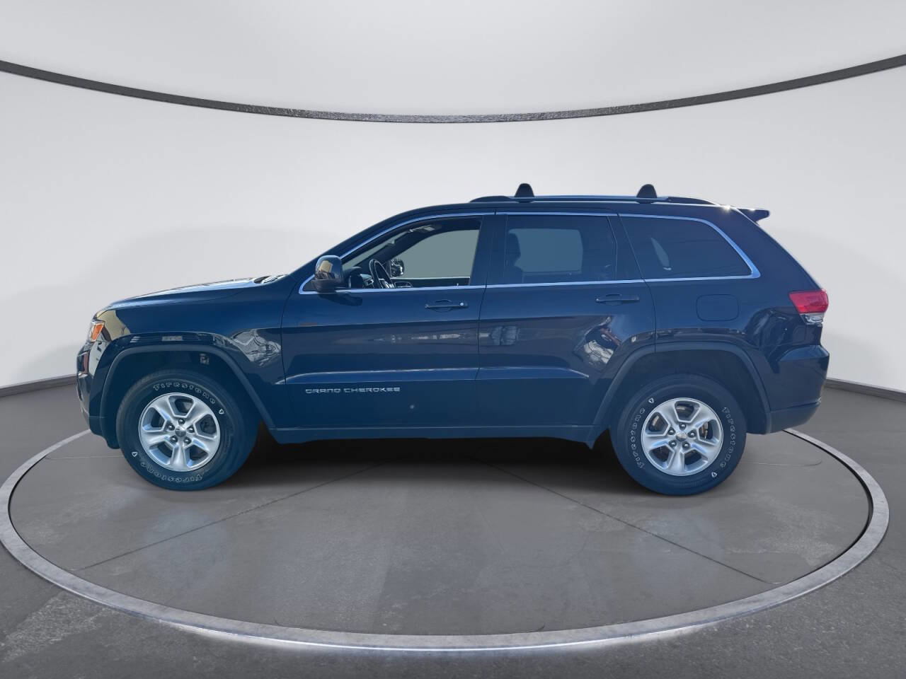 Used 2016 Jeep Grand Cherokee Laredo w/ Quick Order Package 23E image 2