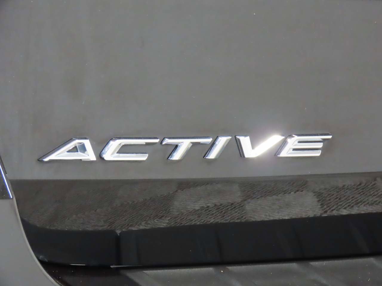 Used 2025 Ford Explorer Active image 5