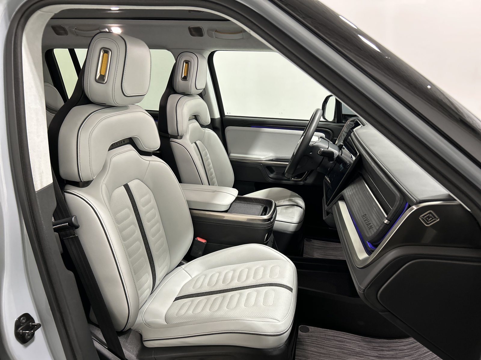 Used 2023 Rivian R1S Adventure Quad AWD/4WD image 24