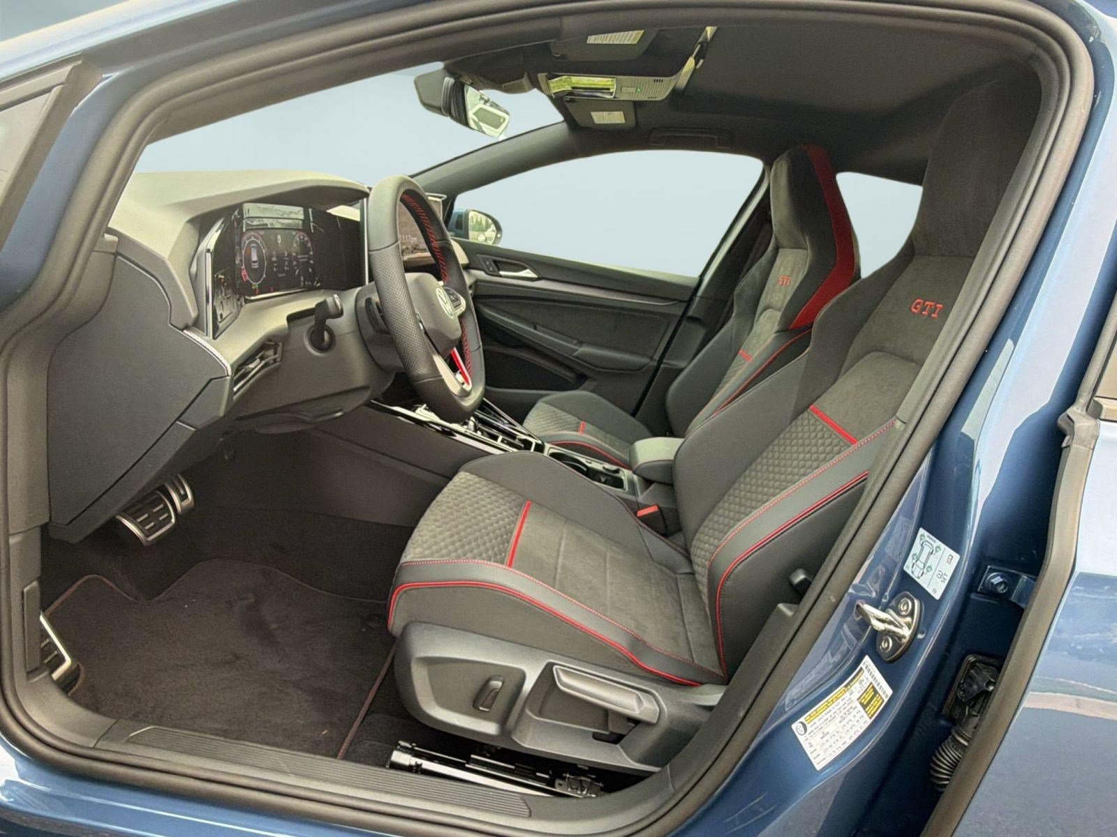 New 2026 Volkswagen Golf SE FWD image 5