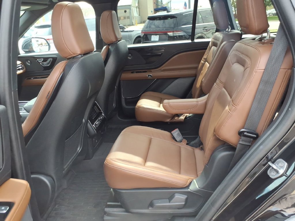 Certified 2023 Lincoln Aviator Reserve w/ Elements Package Plus AWD/4WD image 12