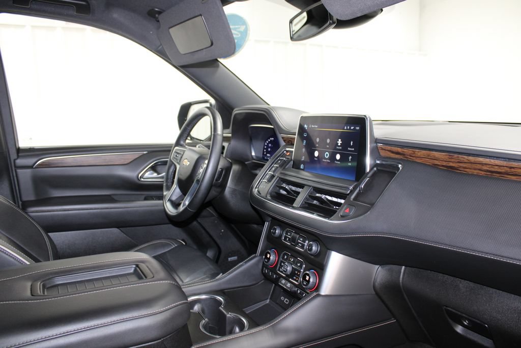 Used 2024 Chevrolet Suburban Premier AWD/4WD image 35