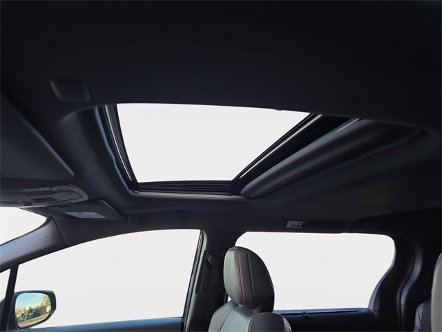 Used 2022 Toyota Sienna XSE image 34