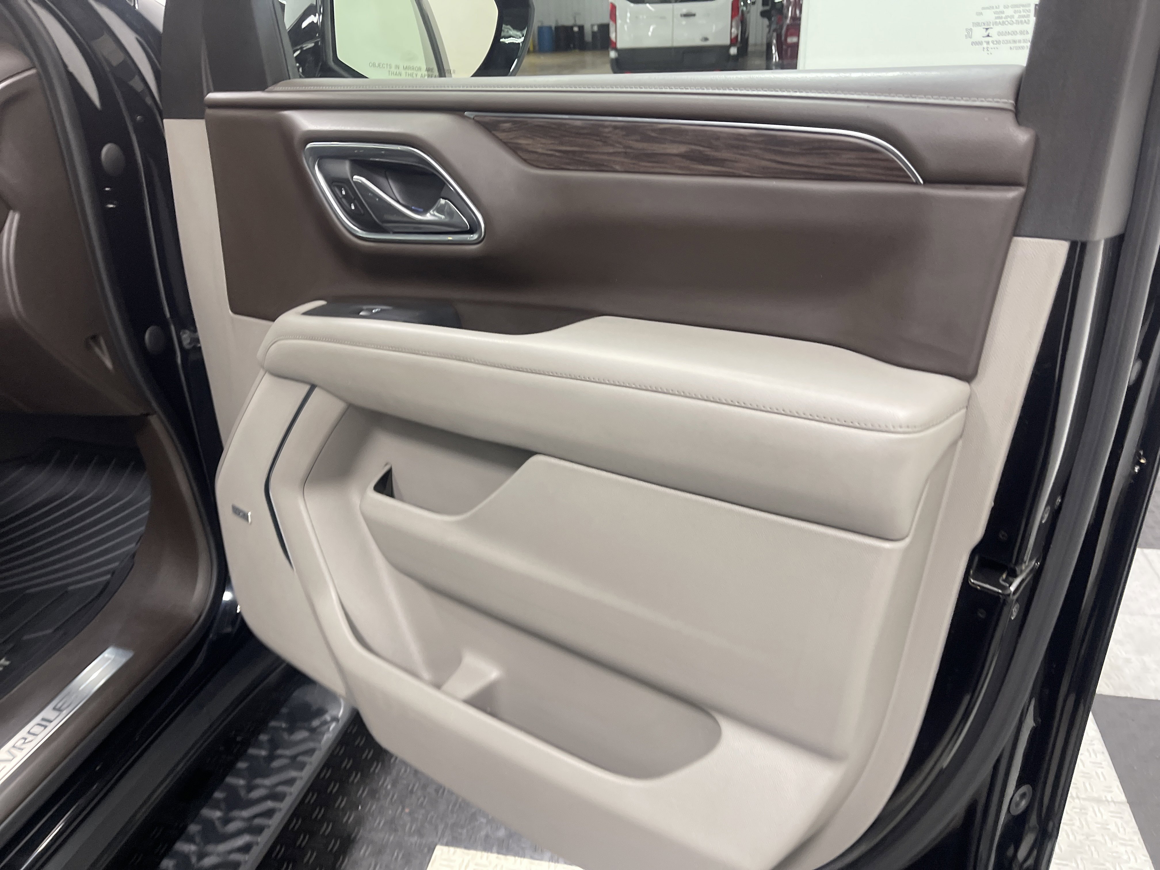 Used 2021 Chevrolet Suburban Z71 w/ Z71 Off-Road Package AWD/4WD image 25