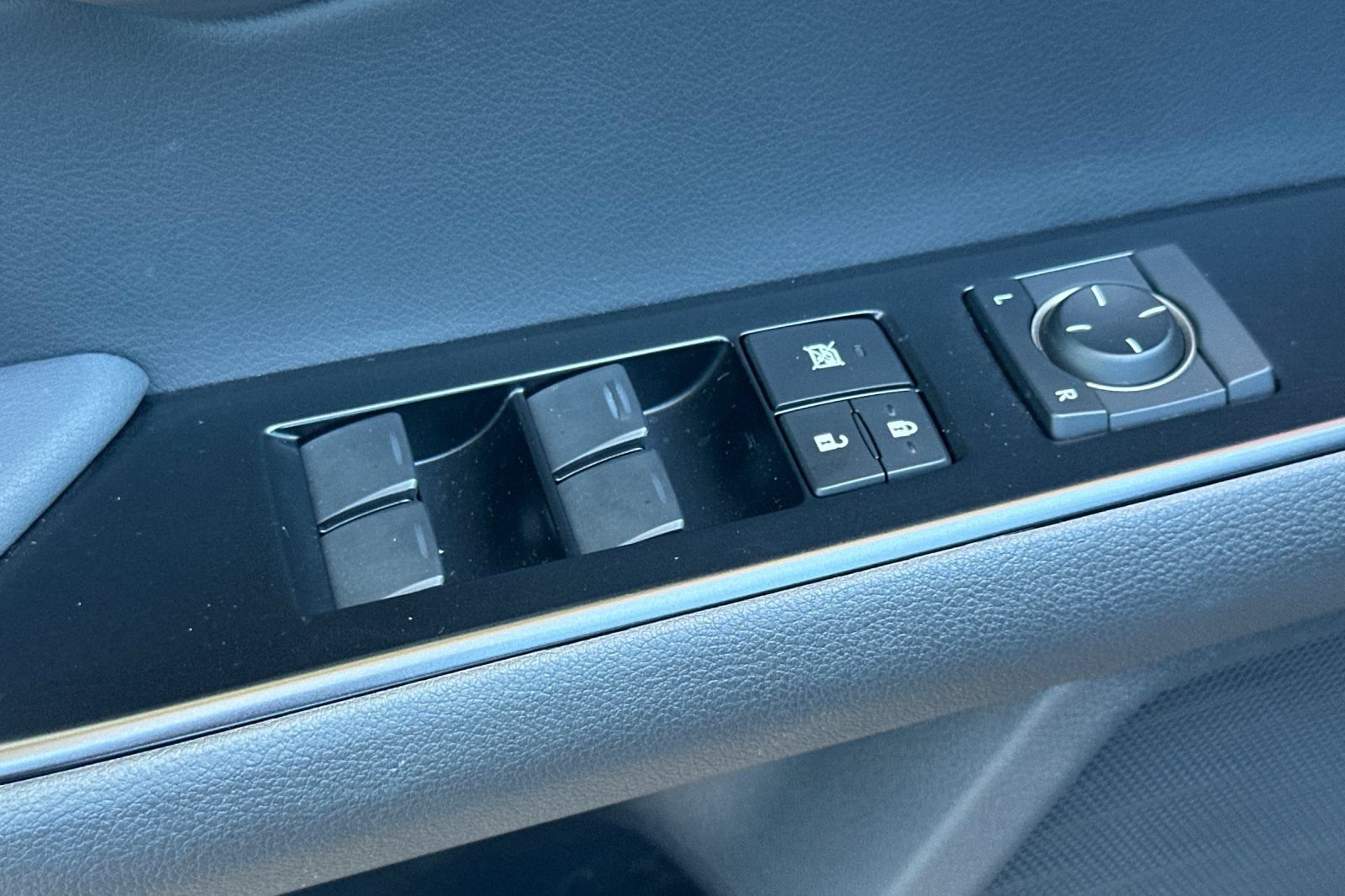 Used 2020 Lexus UX 250h w/ Accessory Package 2 AWD/4WD image 13