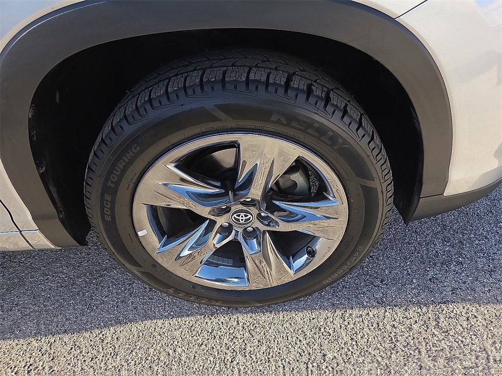 Used 2018 Toyota Highlander Limited image 7