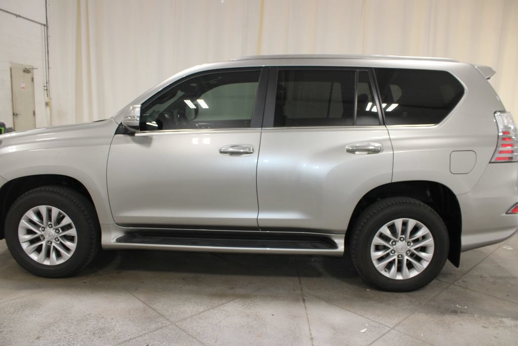 Used 2022 Lexus GX 460 Premium w/ Premium Package AWD/4WD image 6