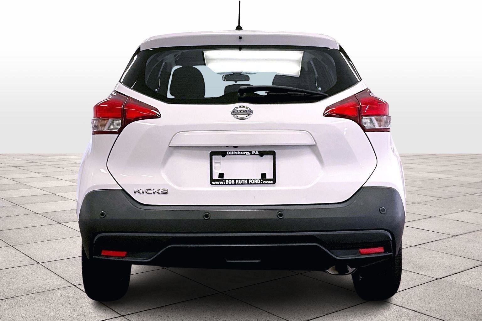 Used 2020 Nissan Kicks S image 4