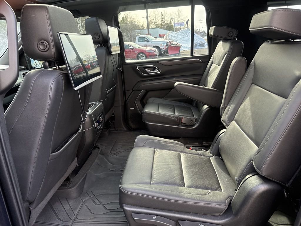 Used 2022 Chevrolet Suburban Z71 w/ Luxury Package image 31