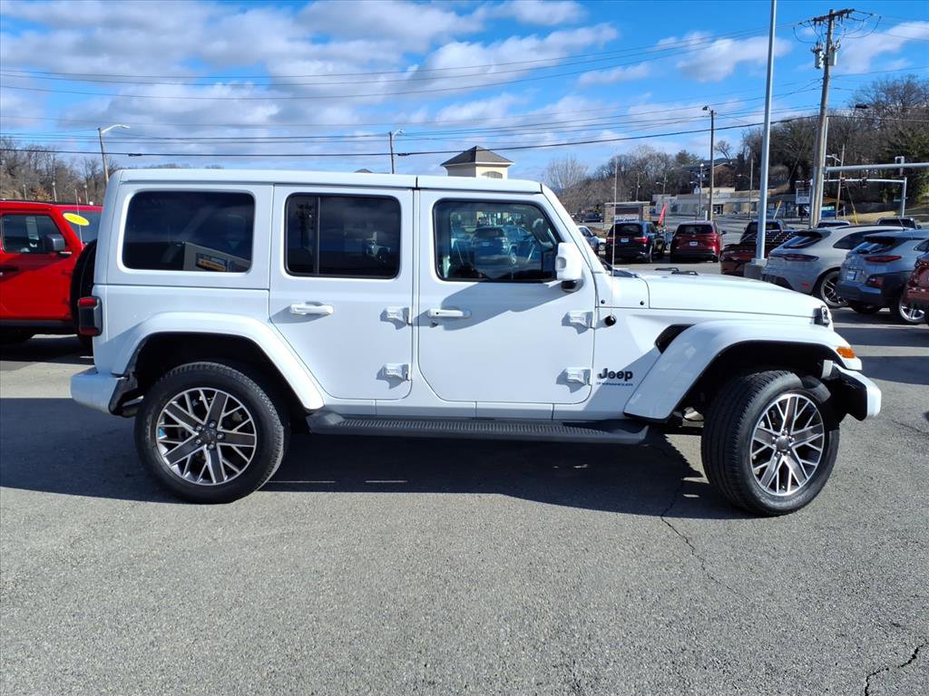 Used 2023 Jeep Wrangler Unlimited Sahara image 3