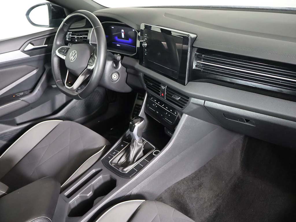 Used 2025 Volkswagen Jetta Sport FWD image 27