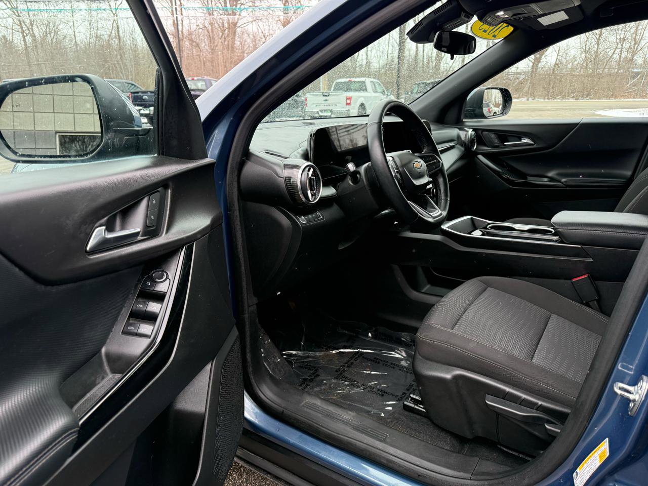 Used 2025 Chevrolet Equinox LT image 10