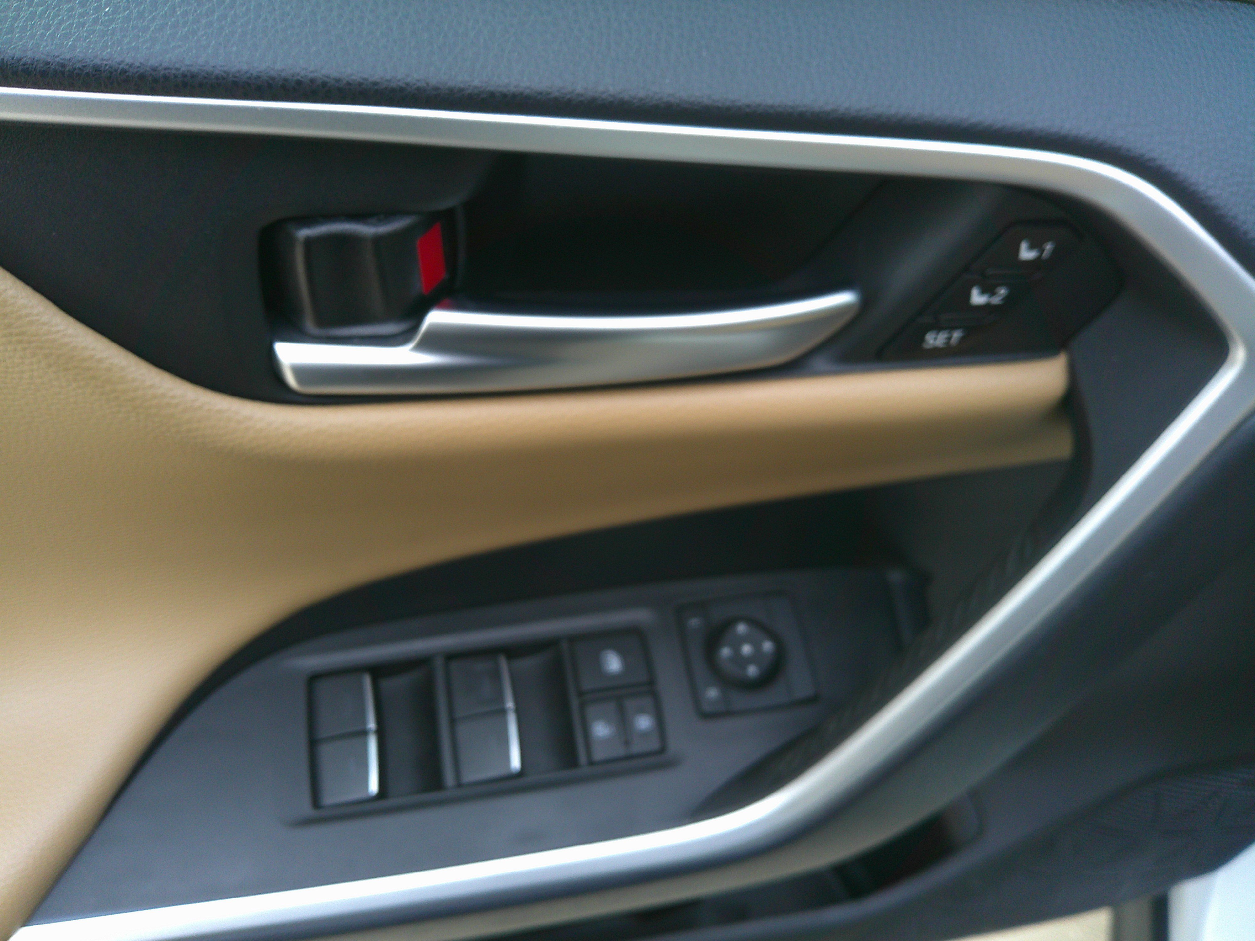 Used 2024 Toyota RAV4 Limited w/ Weather Package image 18