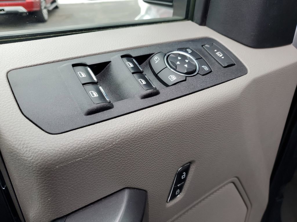 Used 2021 Ford F450 XLT w/ XLT Premium Package image 27