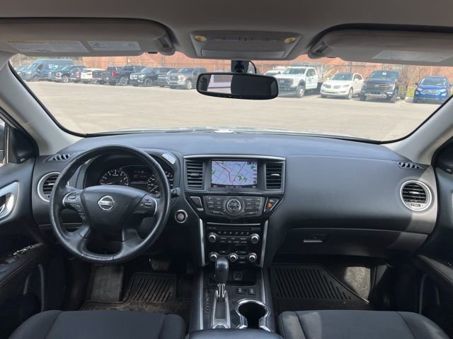 Used 2018 Nissan Pathfinder SV w/ SV Tech Package image 18