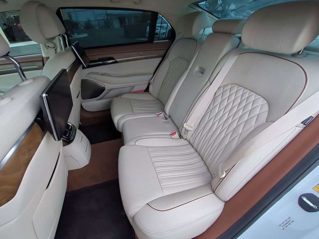 Used 2022 Genesis G90 5.0 Ultimate image 12