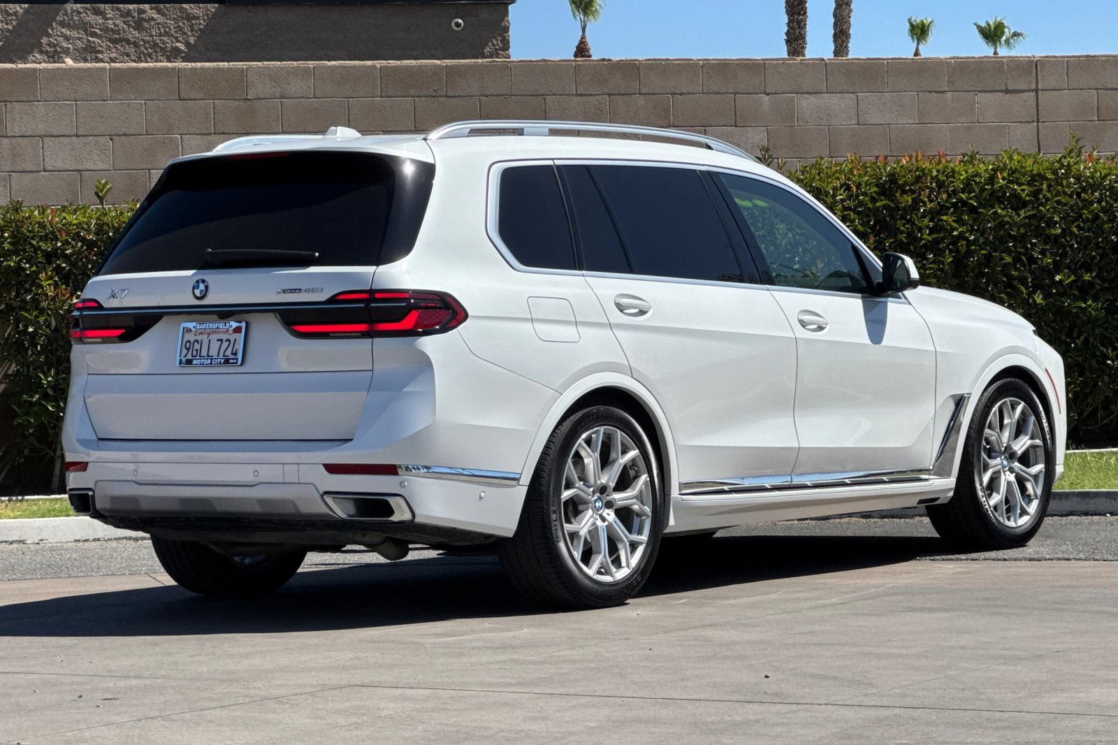 Used 2023 BMW X7 xDrive40i w/ Executive Package AWD/4WD image 4