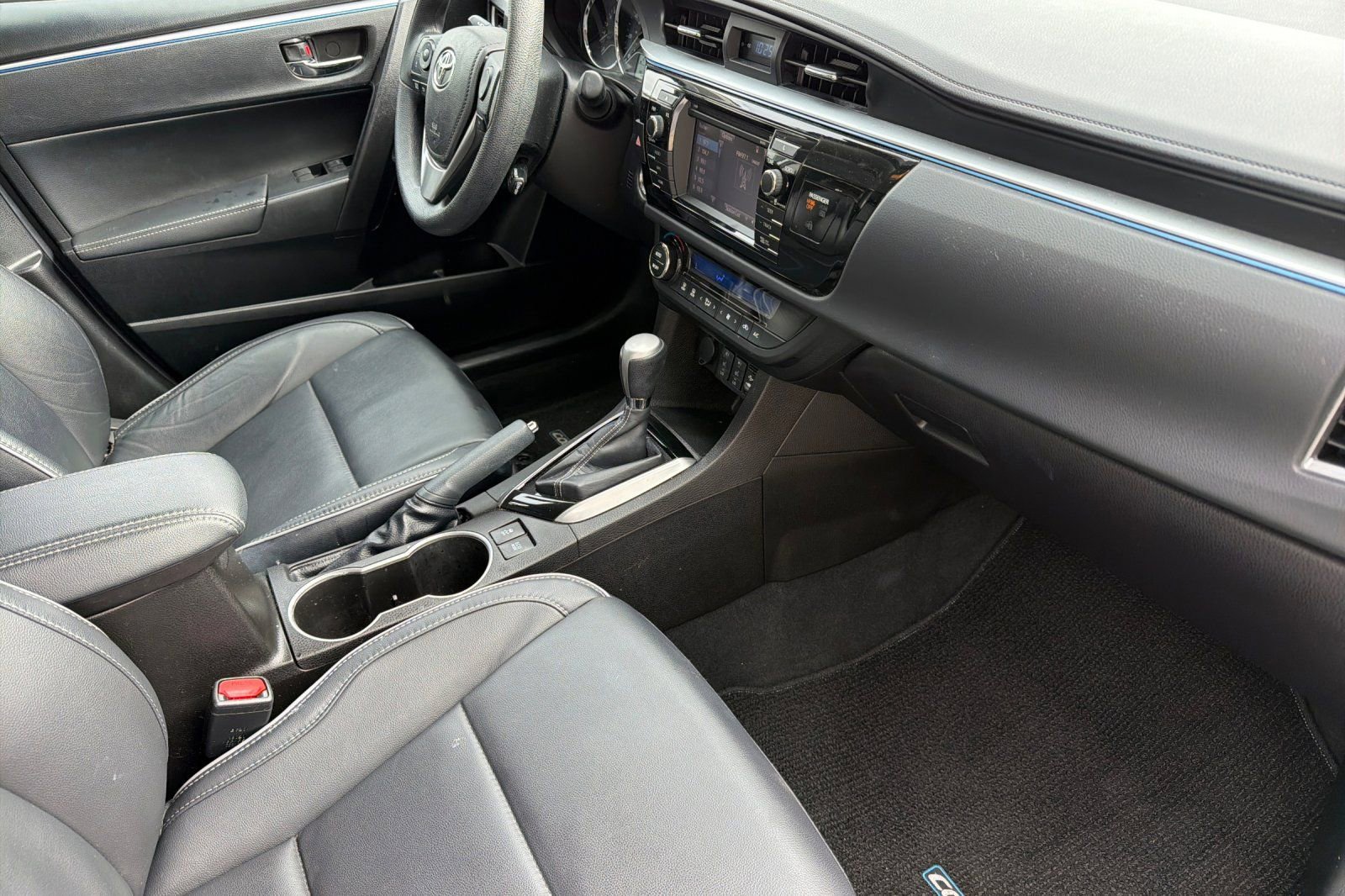 Used 2015 Toyota Corolla LE Premium FWD image 14