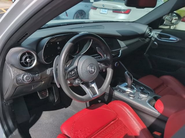 Used 2024 Alfa Romeo Giulia Veloce RWD image 8