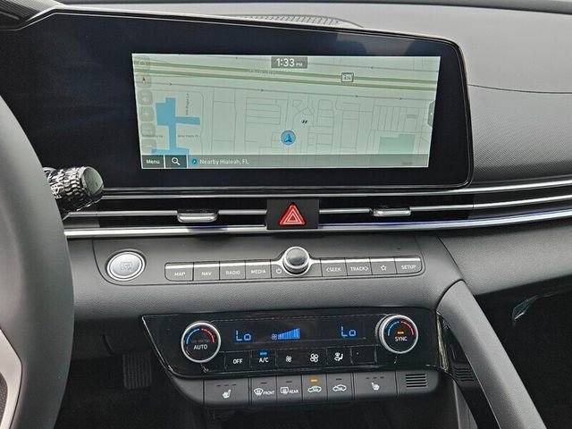 Used 2025 Hyundai Elantra SEL FWD image 11