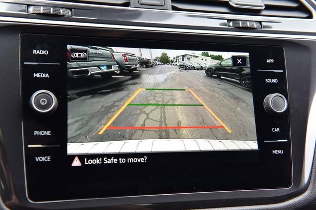 Used 2024 Volkswagen Tiguan SE AWD/4WD image 13