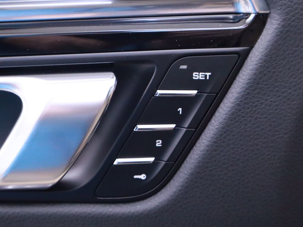 New 2025 Porsche Macan image 25