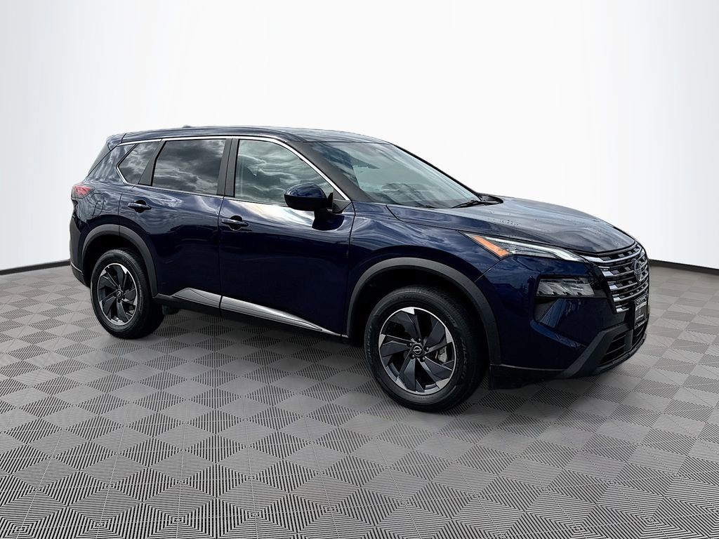 Used 2025 Nissan Rogue SV image 3
