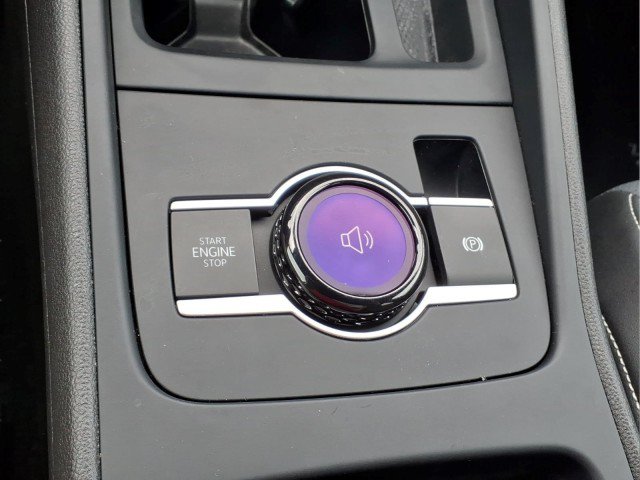 Certified 2025 Volkswagen Tiguan SE R-Line AWD/4WD image 23