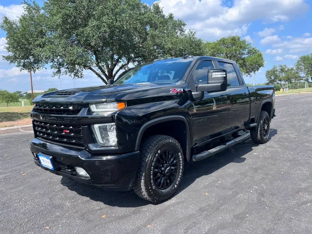 Used 2022 Chevrolet Silverado 2500 LTZ w/ LTZ Plus Package AWD/4WD image 3