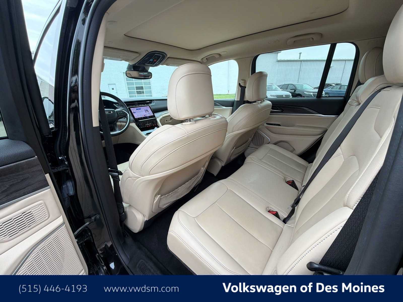 Used 2022 Jeep Grand Cherokee Limited AWD/4WD image 12