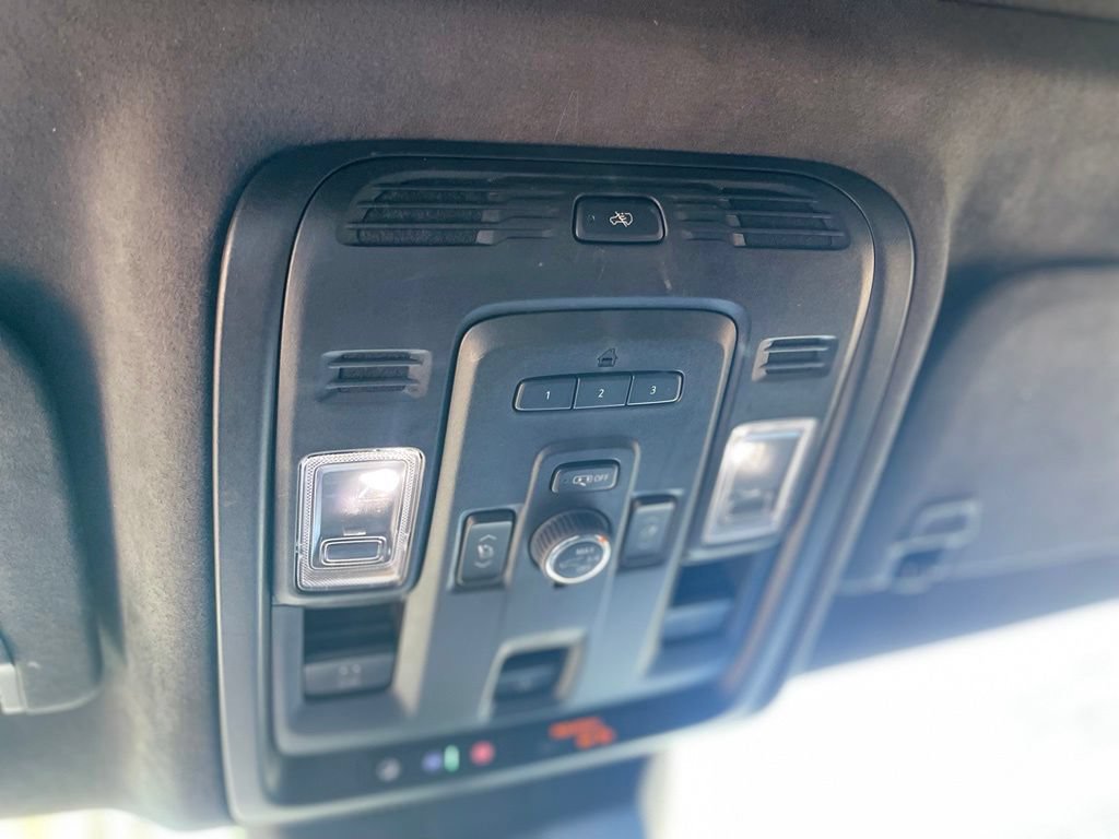 Used 2022 Cadillac Escalade Sport Platinum AWD/4WD image 17