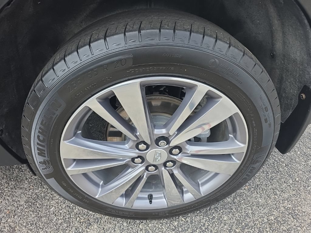 Used 2024 Cadillac XT5 Premium Luxury w/ LPO, Floor Liner Package AWD/4WD image 8