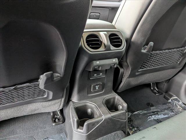 Used 2025 Jeep Gladiator Rubicon AWD/4WD image 26
