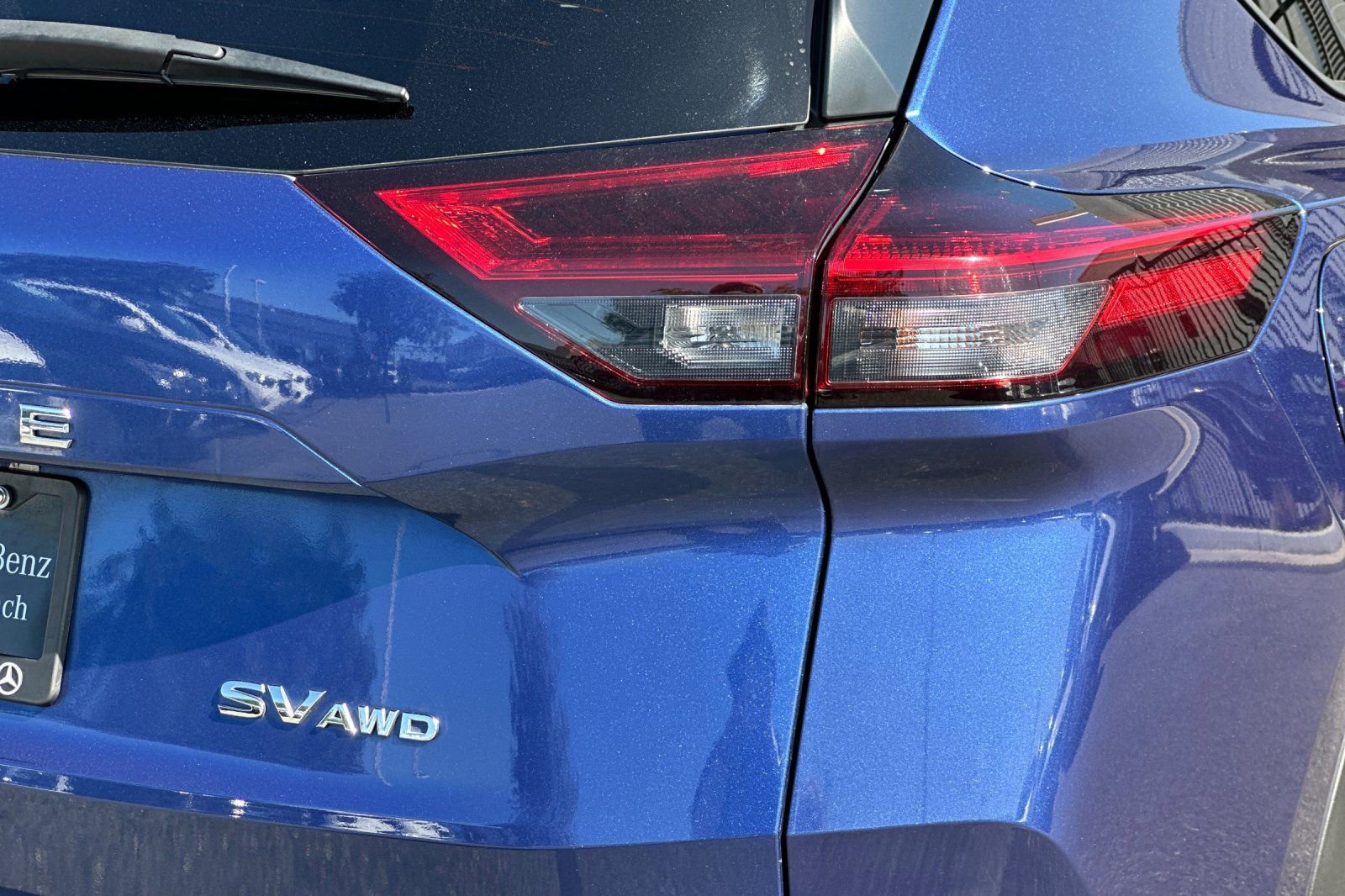 Used 2023 Nissan Rogue SV image 33