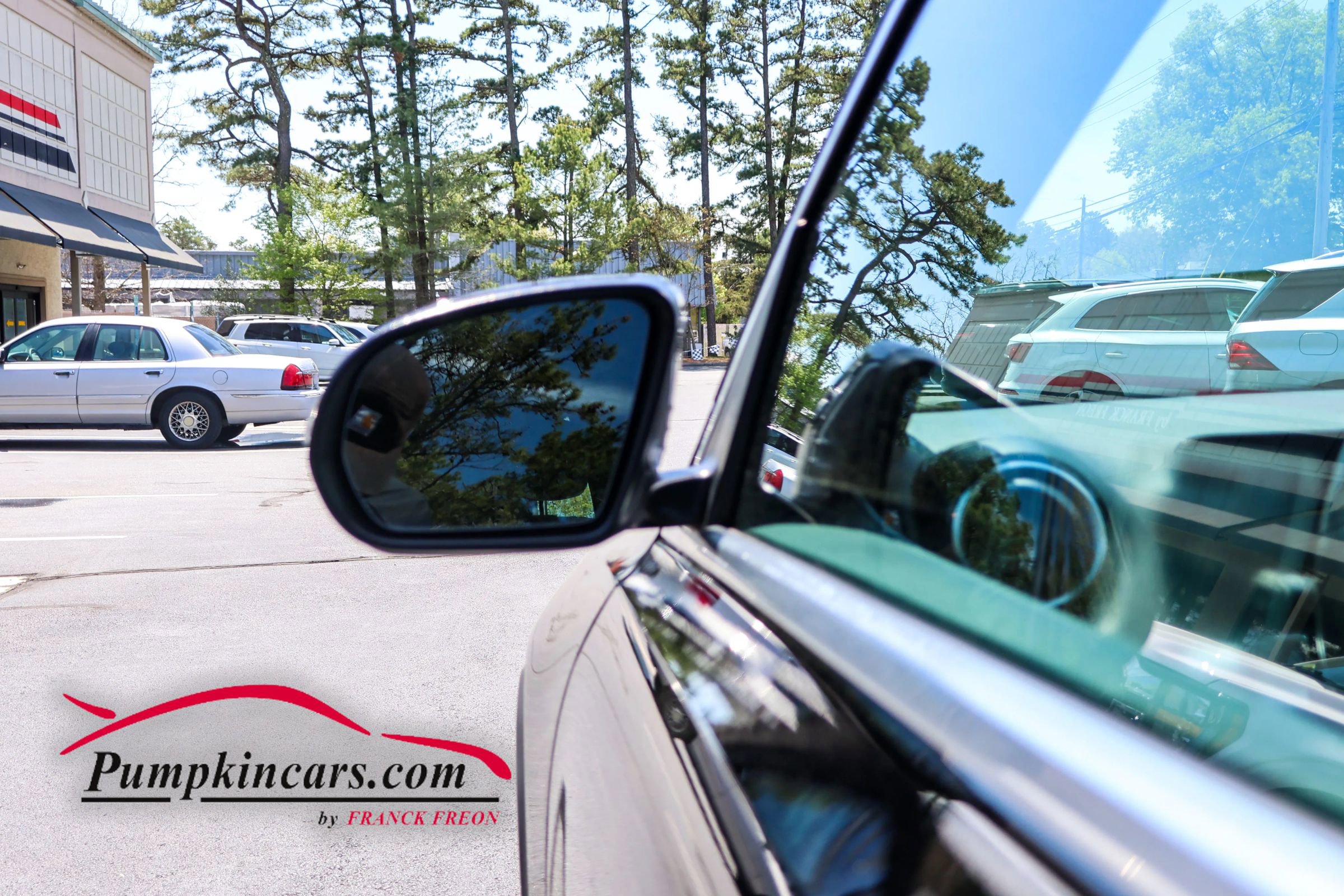 Used 2021 Mercedes-Benz GLB 250 4MATIC w/ Premium Package image 12