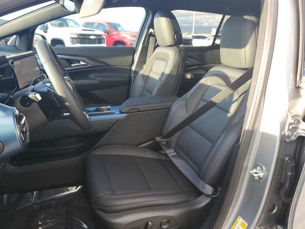 New 2026 Chevrolet Equinox EV LT image 17