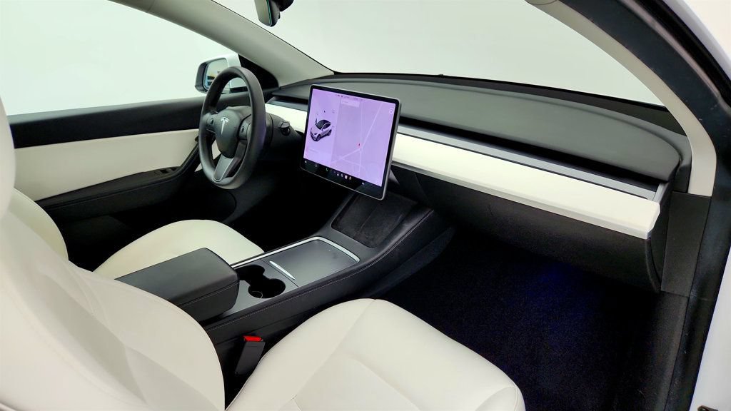 Used 2021 Tesla Model Y Long Range AWD/4WD image 30